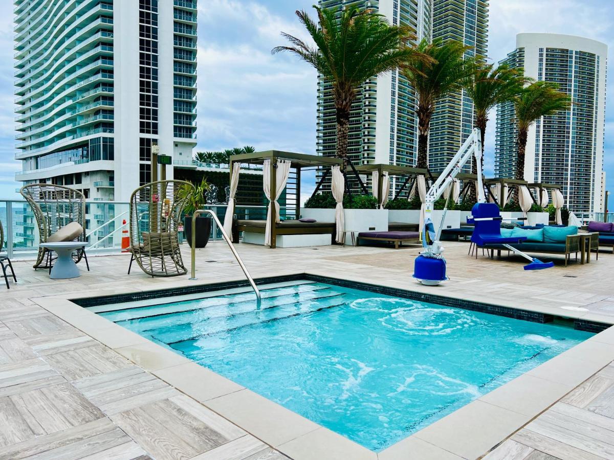 Hyde House: Luxury Waterfront Suite with Ocean View and Rooftop Pool Hollywood Exterior photo